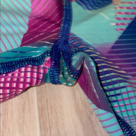 VSX Vibrant Geometric Leggings - Picture 6 of 6